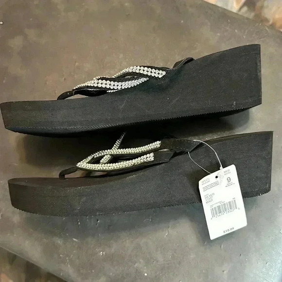 Tropical Escape Diamond wedge Sandles - NWT - Picture 3 of 7